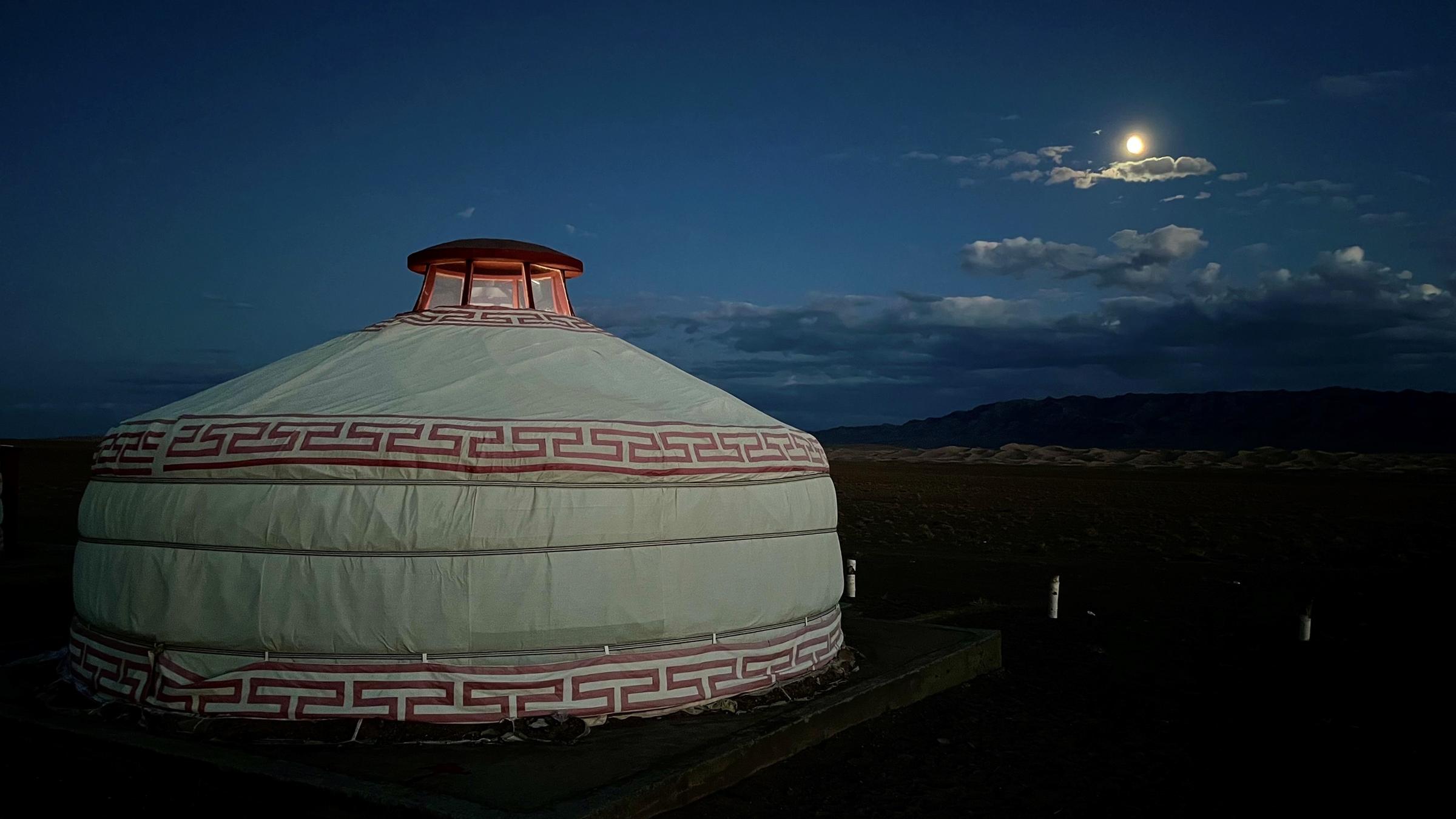 "Mongolei - Reise ins Land der Nomaden": Jurte bei Nacht