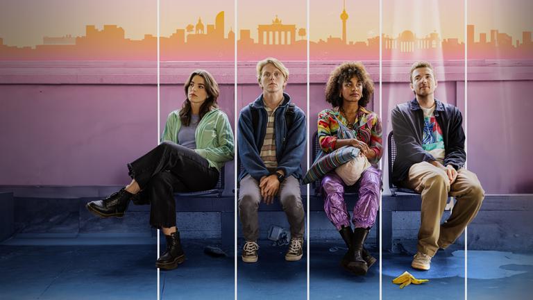 "This Is Gonna Be Great": Key Art; von links: Hanna (Mona Vojacek Koper), Rob (Jonas Strand Gravli), Aisha (Abigail Abraham), David (Rein Mulder).