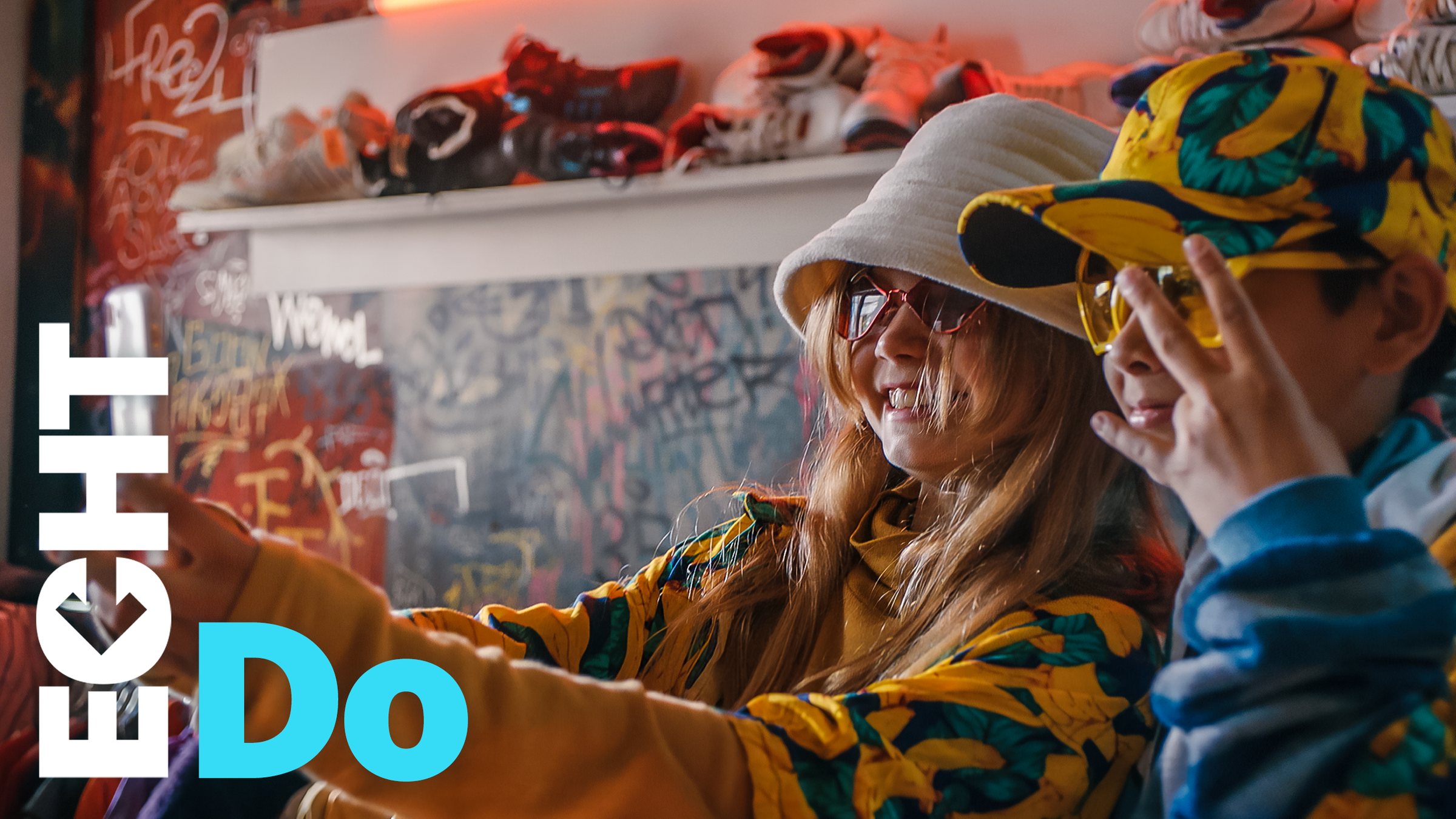 Celina und Noah in der Schule