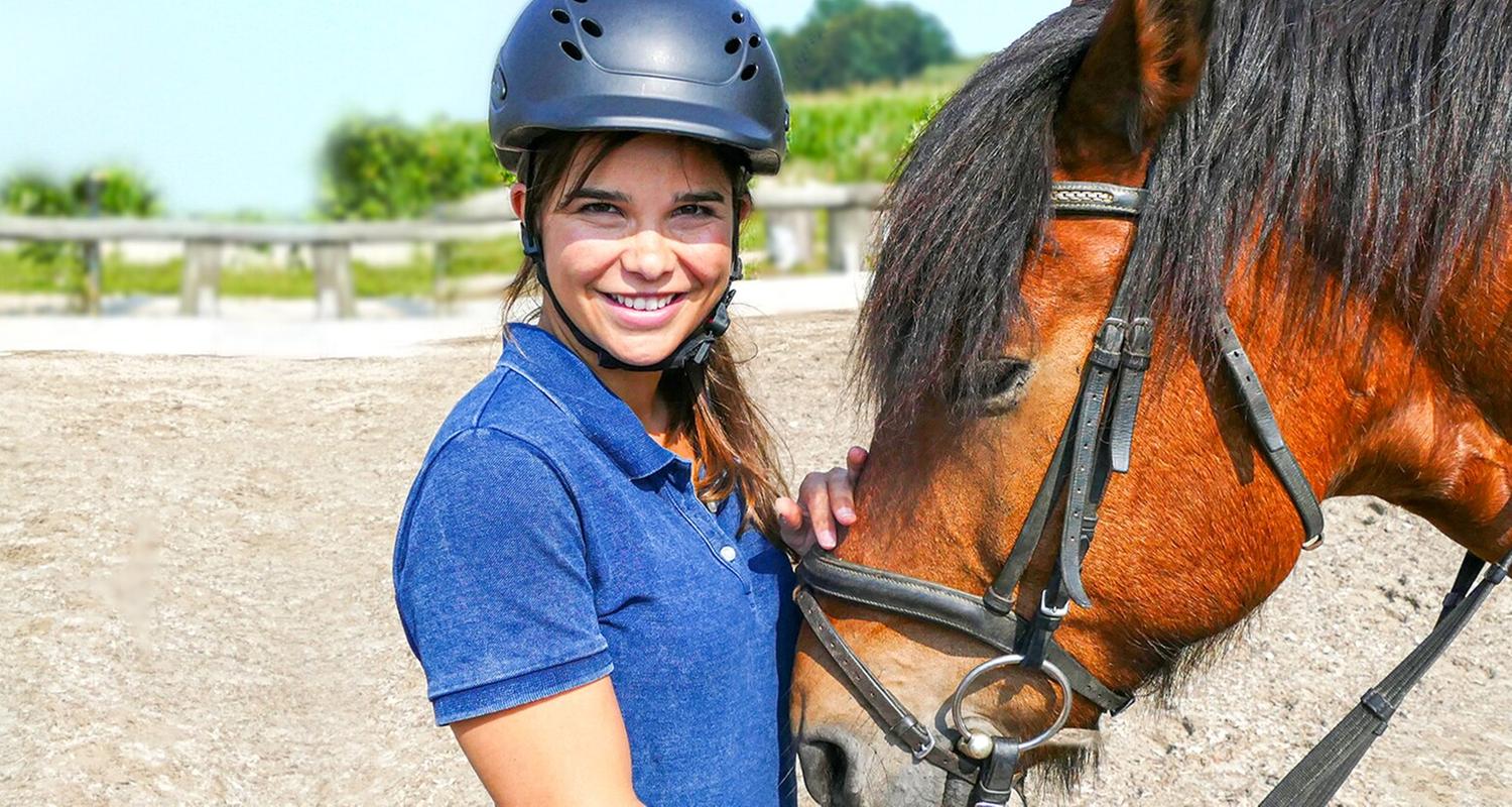 Anna lernt reiten