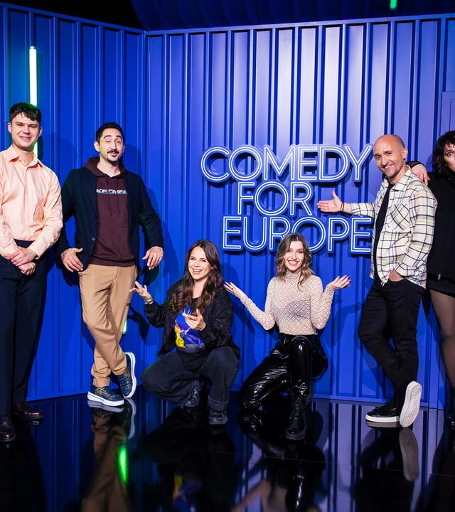 Julia Gámez Martin präsentiert „Comedy for Europe“