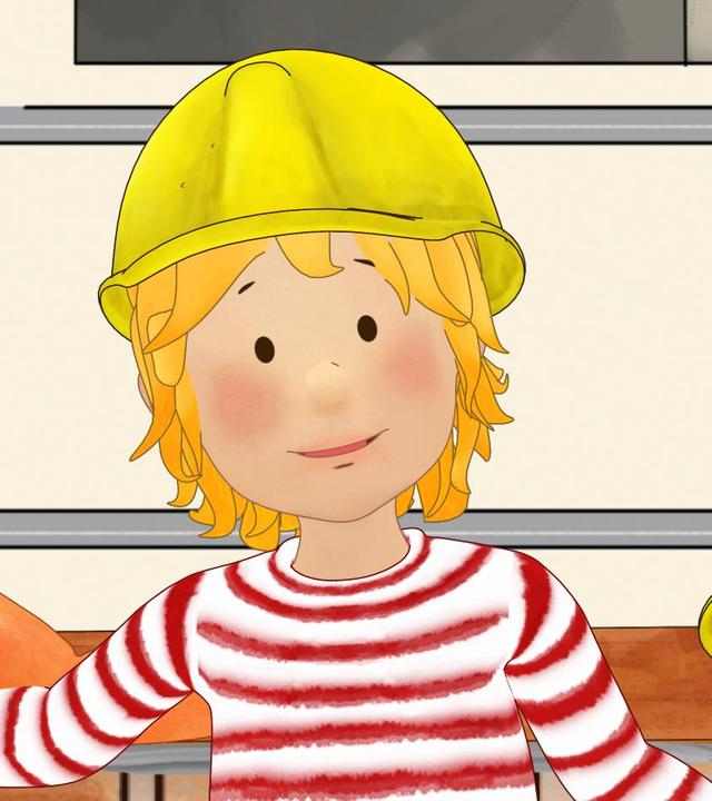 Conni mit Simon und ihrem kleinen Bruder Jakob auf der Baustelle. Sie tragen Schutzhelme und sehen glücklich aus.