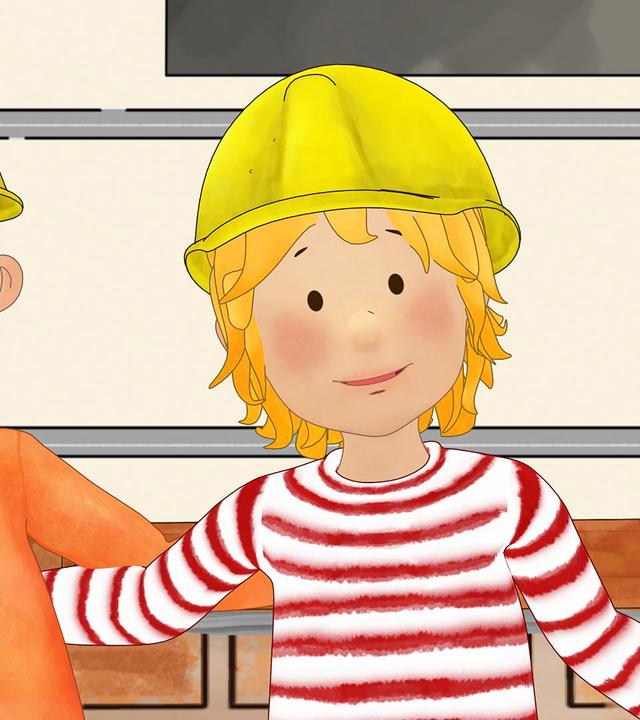 Conni mit Simon und ihrem kleinen Bruder Jakob auf der Baustelle. Sie tragen Schutzhelme und sehen glücklich aus.