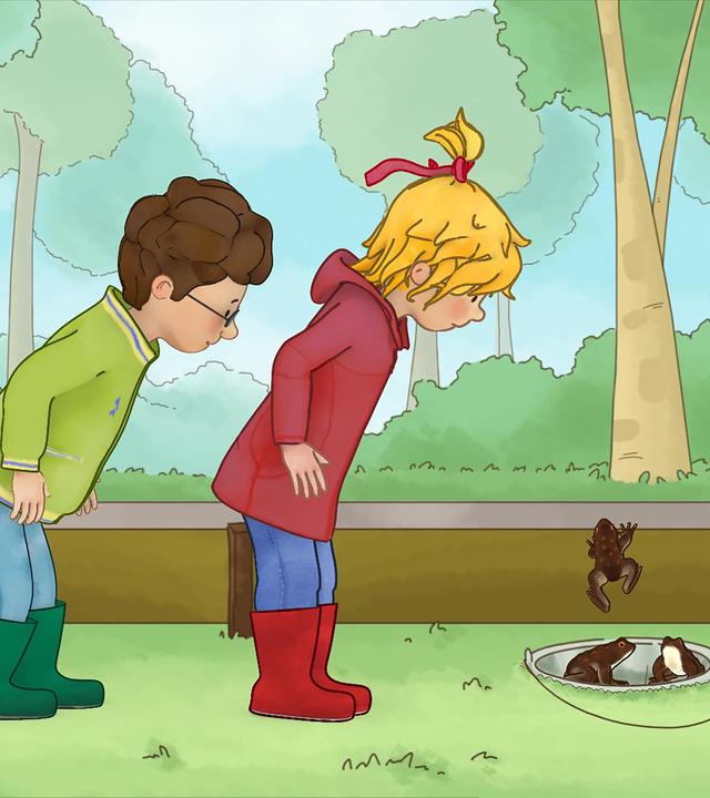 Conni steht neben Simon und schaut auf viele Kröten, die sich in Eimern im Boden befinden.