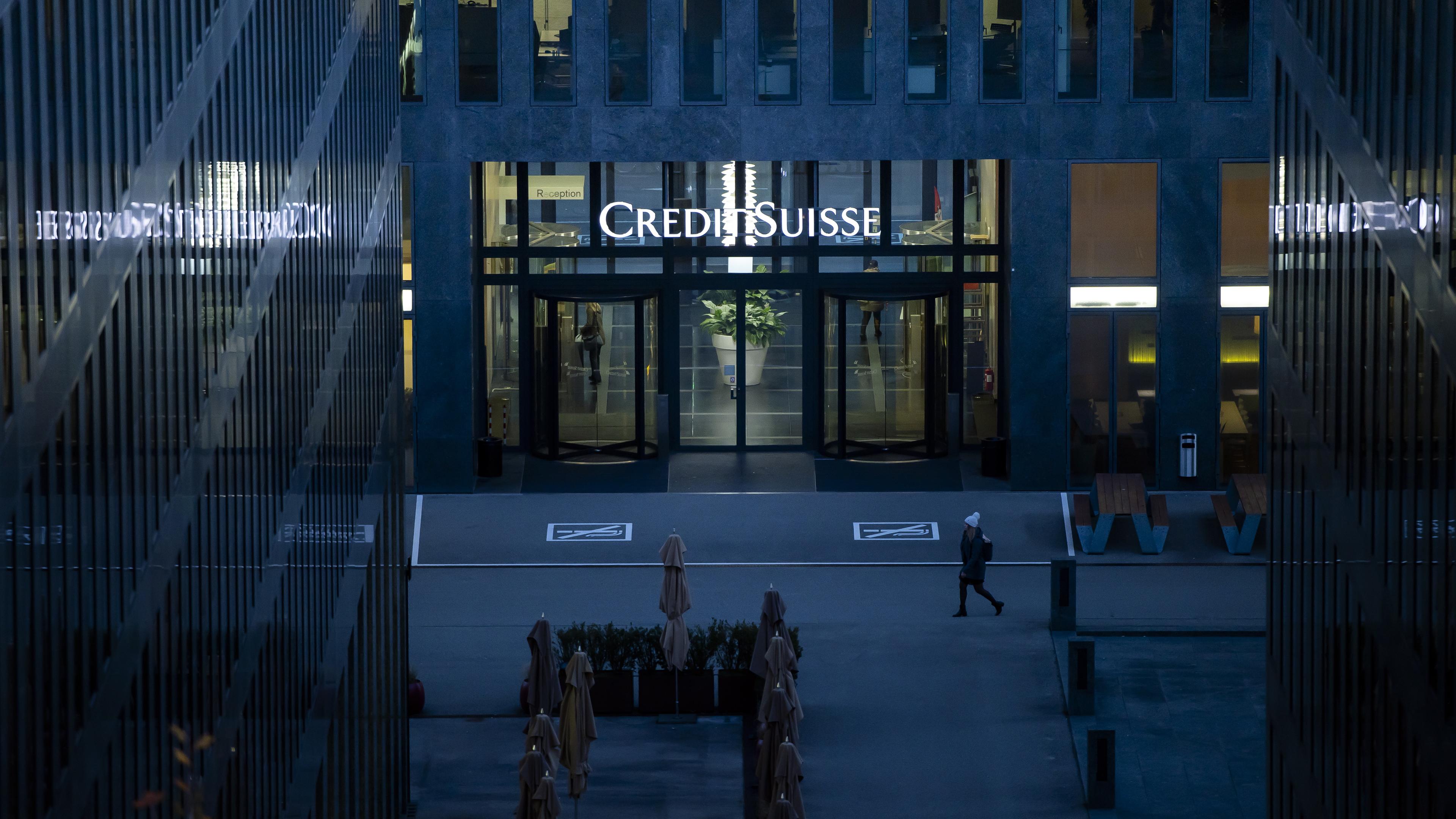 Die Fassade der Credit suiss Bank in Zürich.