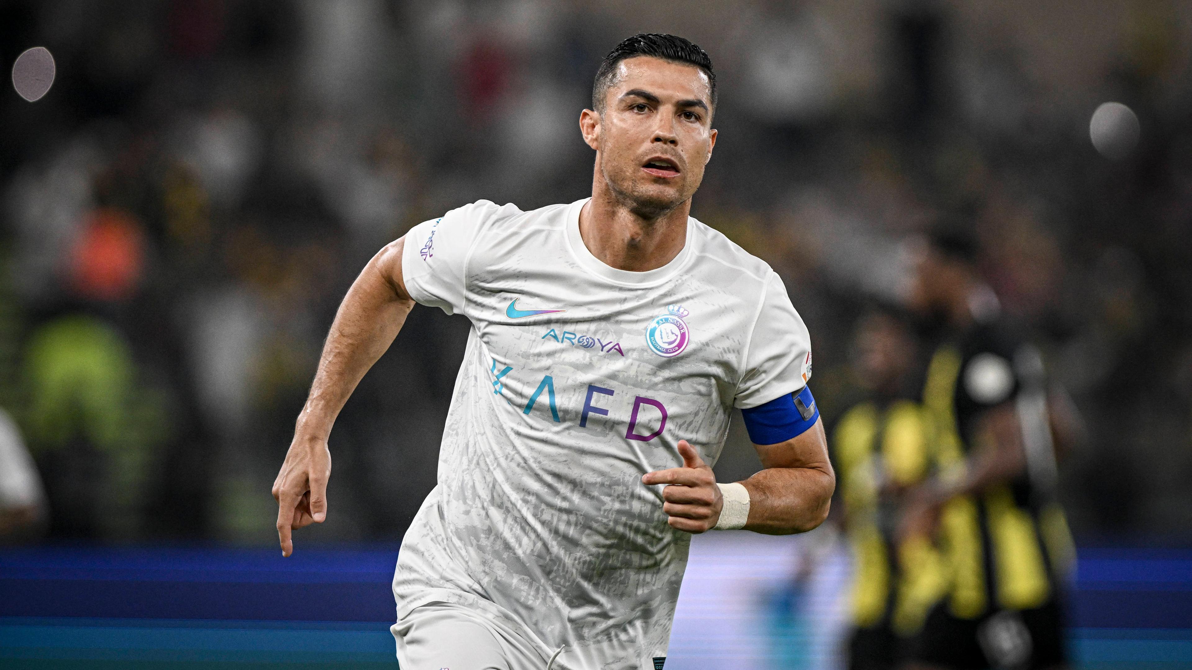 Cristiano Ronaldo von Al-Nassr jubelt nach einem Tor am 26.12.2023.