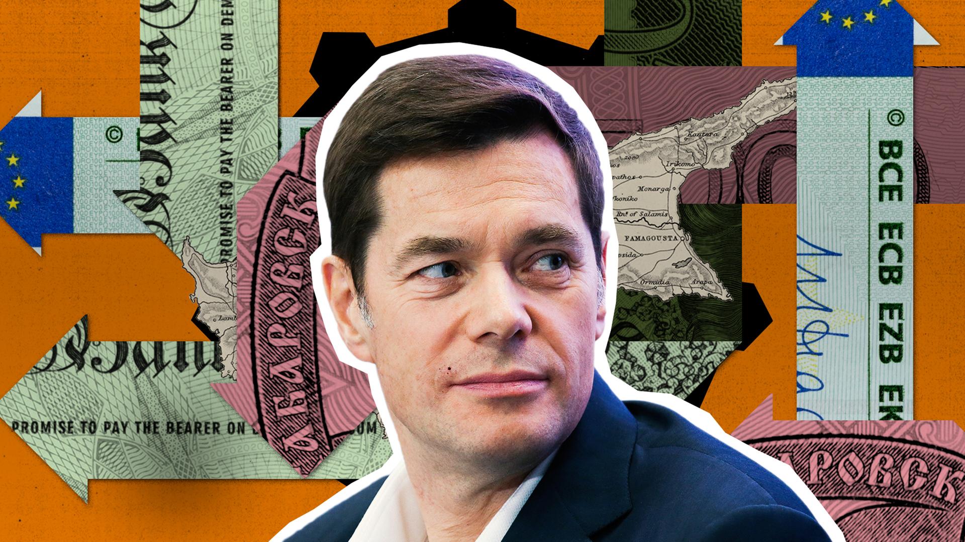 Hintergrund: Ausschnitte von EU-Pass, Zypern-Karte, EU-Flagge. Gesicht von Alexej Mordashow. 