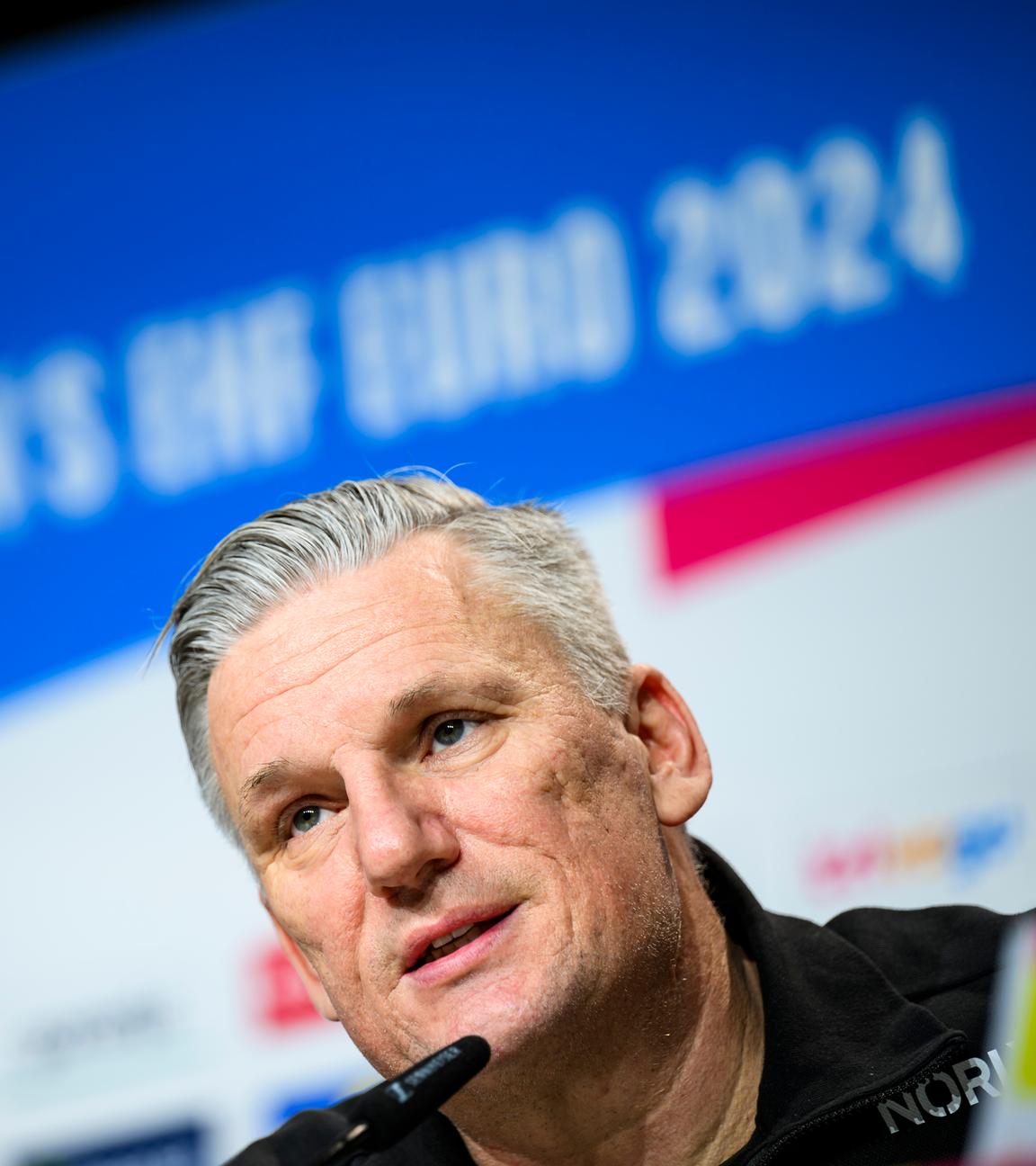Dänemarks Trainer Nikolaj Jacobsen bei der Pk vor dem Halbfinale gegen Deutschland