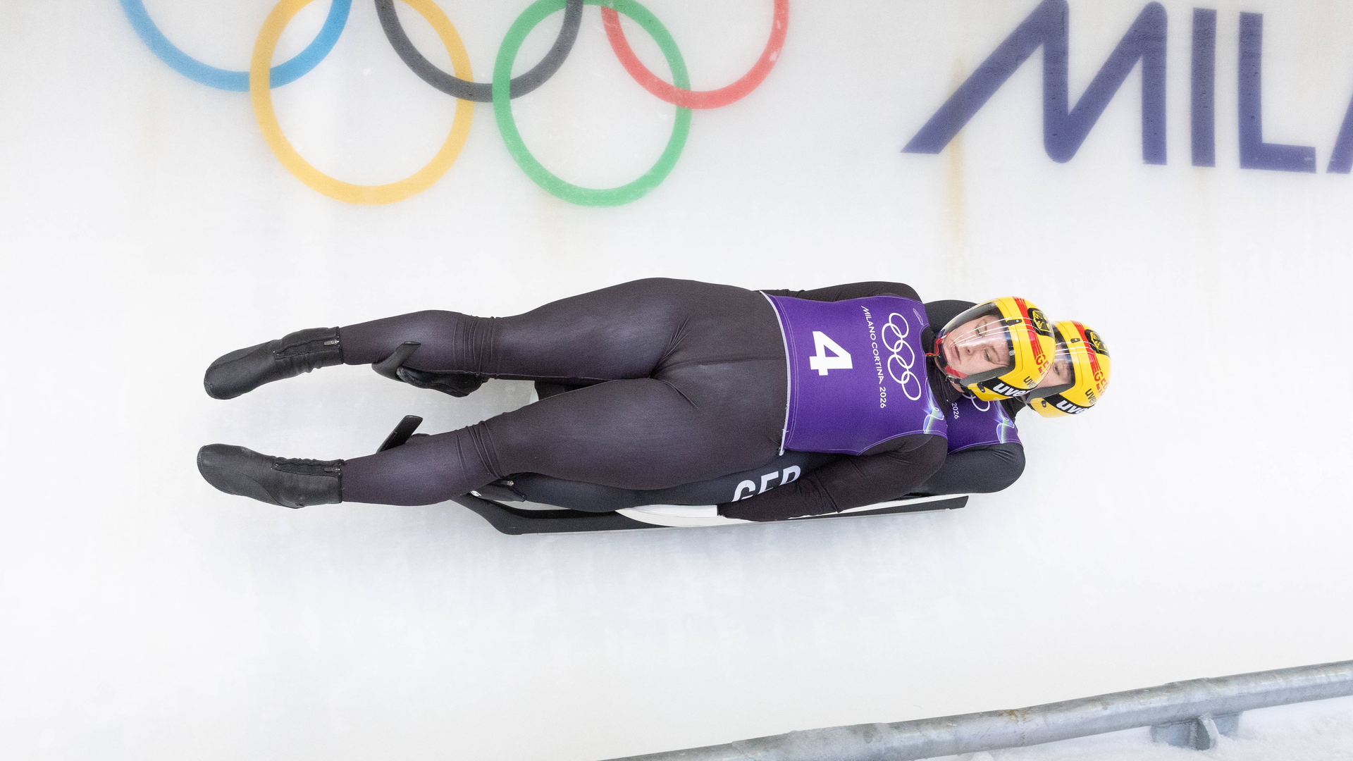 Dajana Eitberger und Magdalena Matschina (Deutschland) in Aktion. 