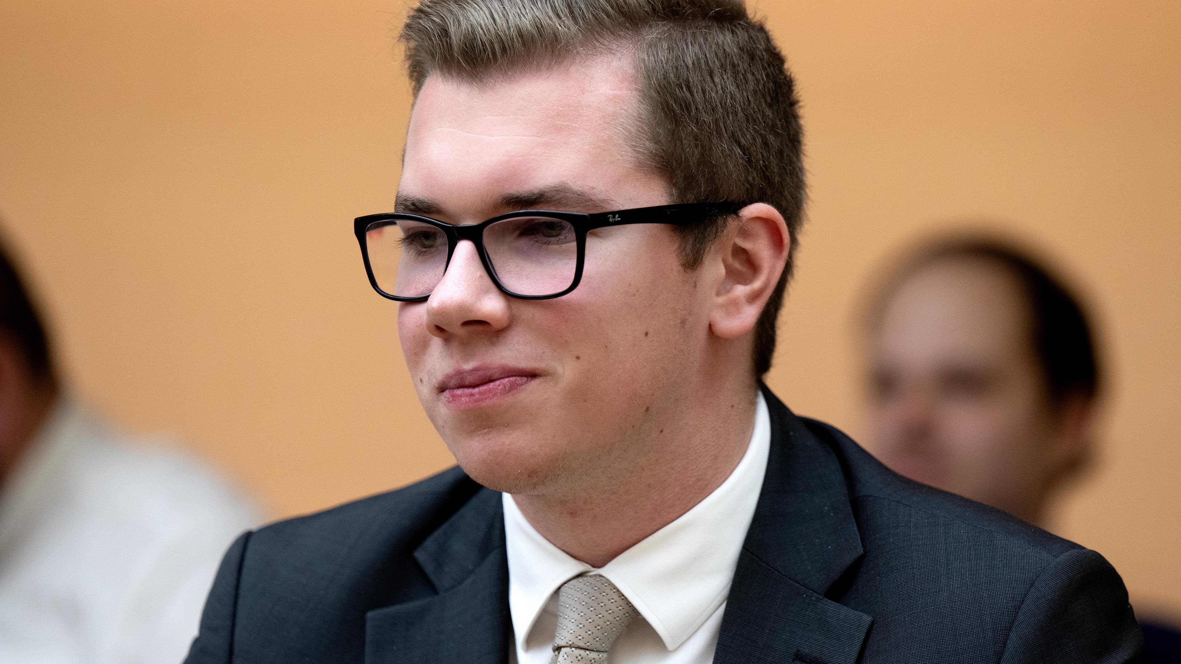 Bayern, München: Daniel Halemba, AfD-Politiker, nimmt im bayerischen Landtag an einer Plenarsitzung teil.