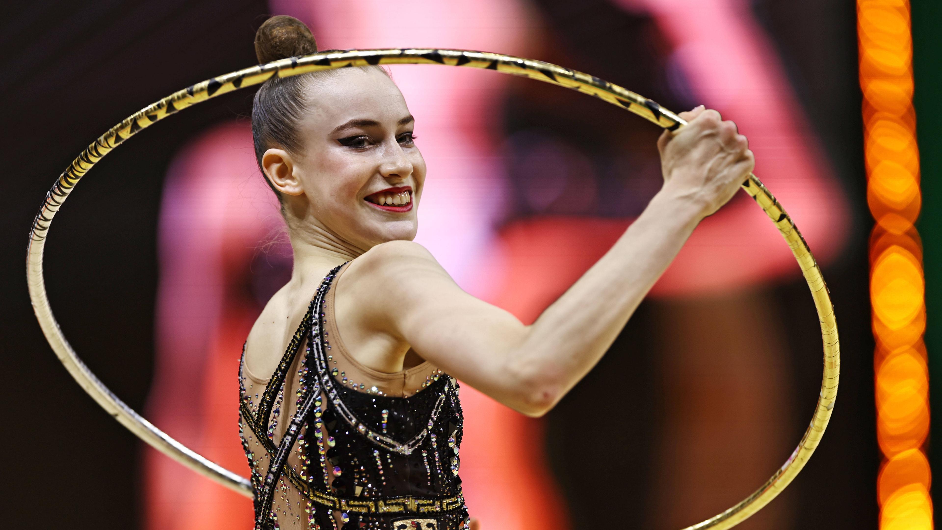 Darja Varfolomeev in Aktion bei der Rhythmischen Sportgymnastik-EM in Budapest am 25.05.2024.