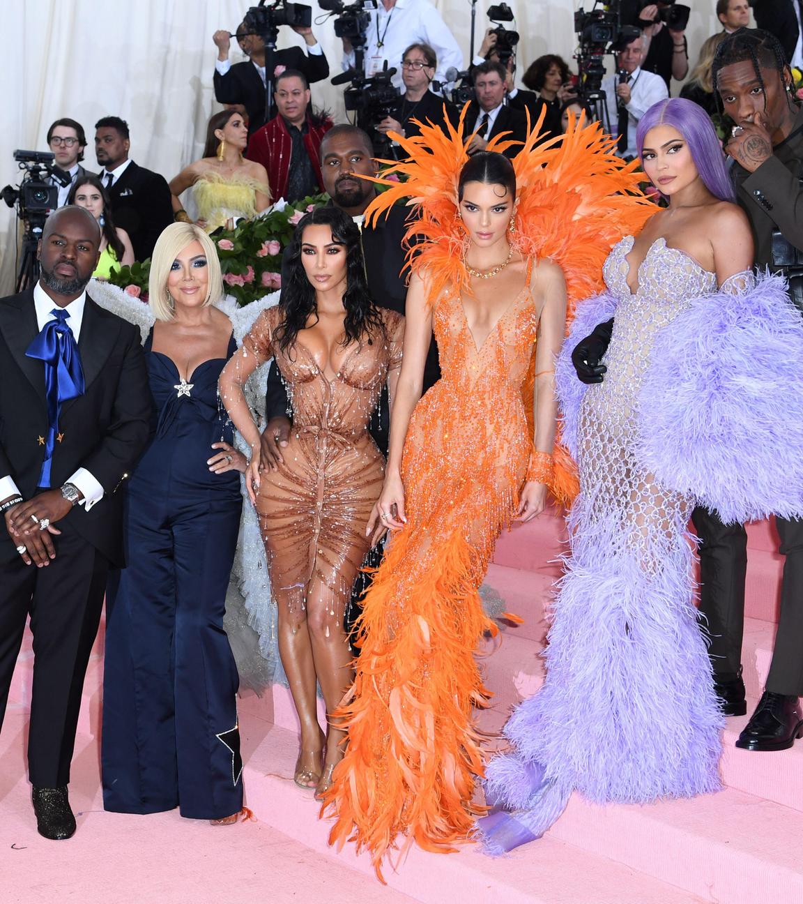 Corey Gamble, Kris Jenner, Kanye West, Kim Kardashian West, Kendall Jenner, Kylie Jenner und Travis Scott besuchen die Met Gala 2019