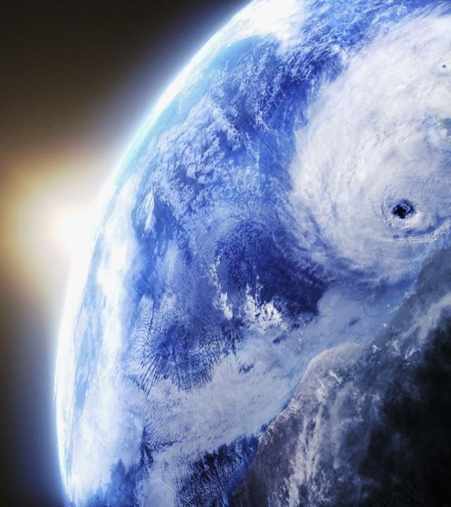 "Das Universum - Eine Reise durch Raum und Zeit Folge: Ursprung des Lebens": Satellitenaufnahme der Erde.