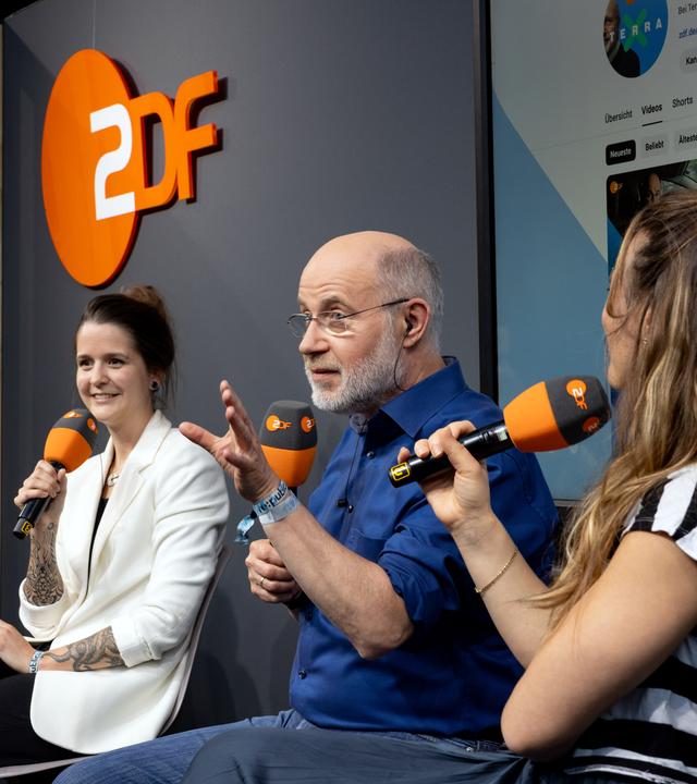 Talk auf der "ZDF Meet Up Corner" auf der re:publica 2024 mit Victor Riley, Jana Steuer, Harald Lesch, Jasmina Neudecker.