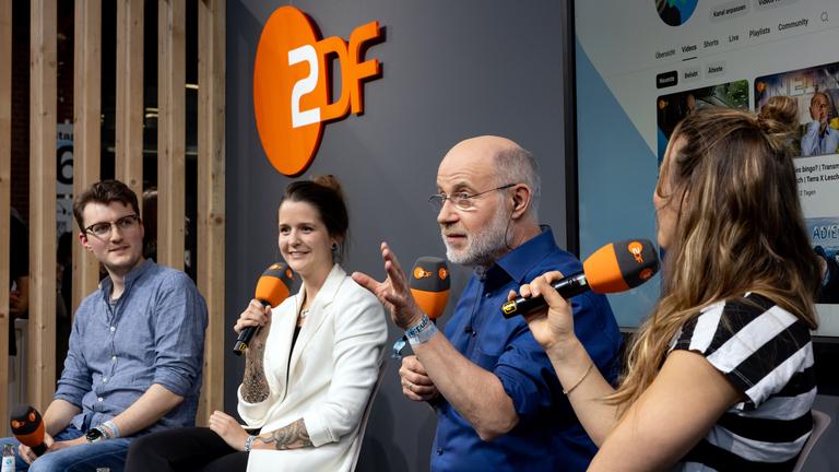 Talk auf der "ZDF Meet Up Corner" auf der re:publica 2024 mit Victor Riley, Jana Steuer, Harald Lesch, Jasmina Neudecker.