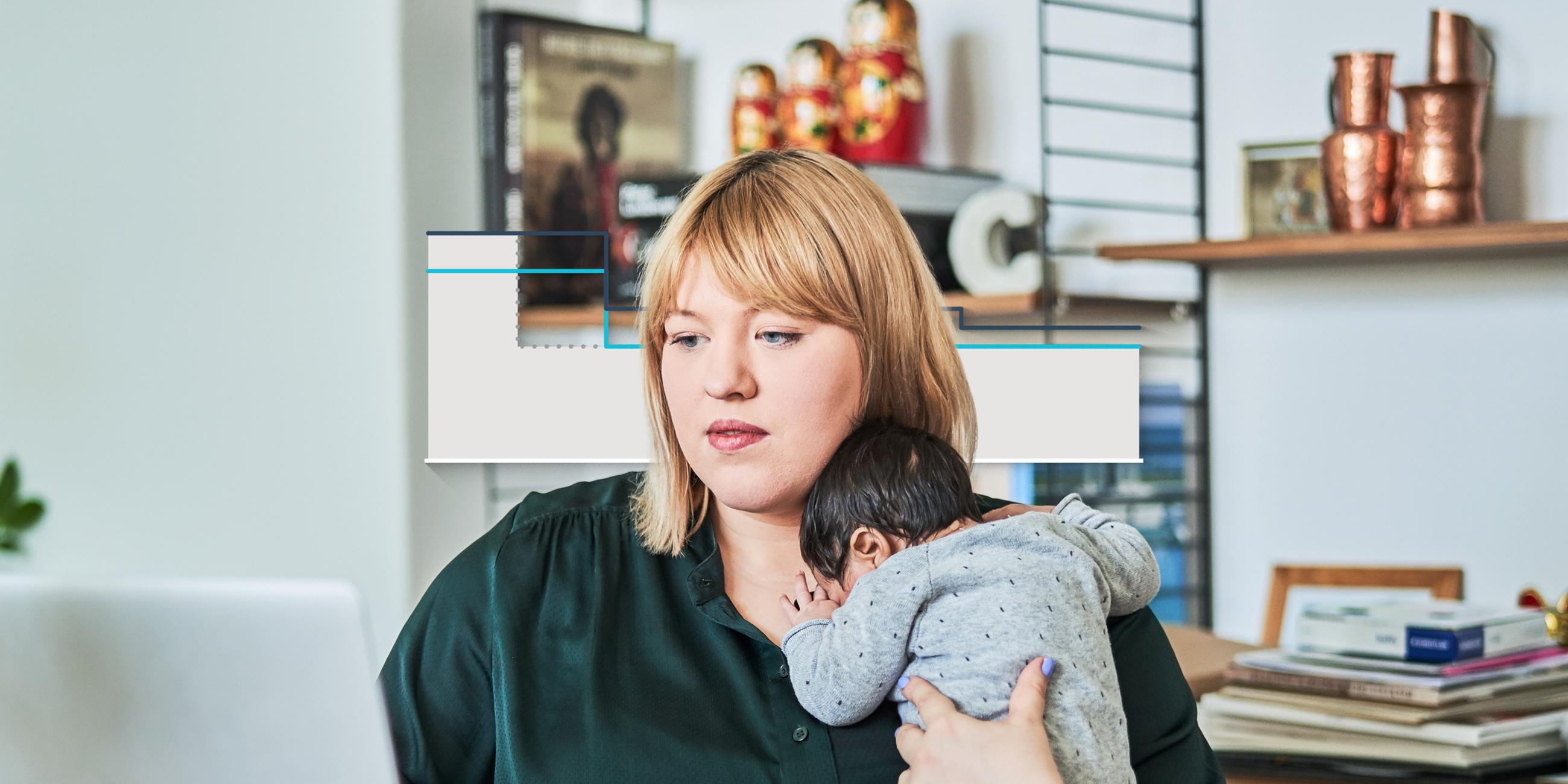 Mutter mit Baby am Laptop, im Hintergrund Grafik zu sinkenden Einkommensgrenzen