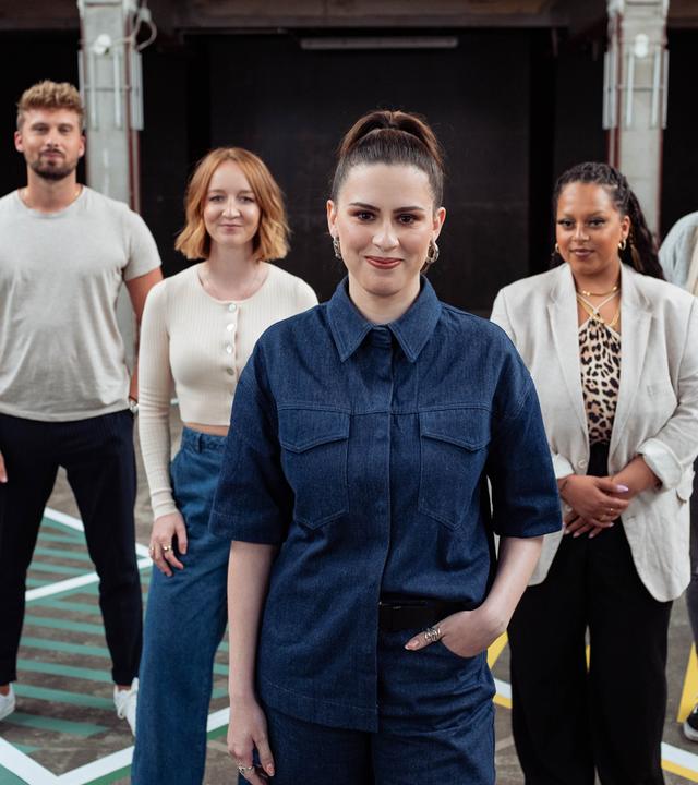 Salwa Houmsi mit Gästen