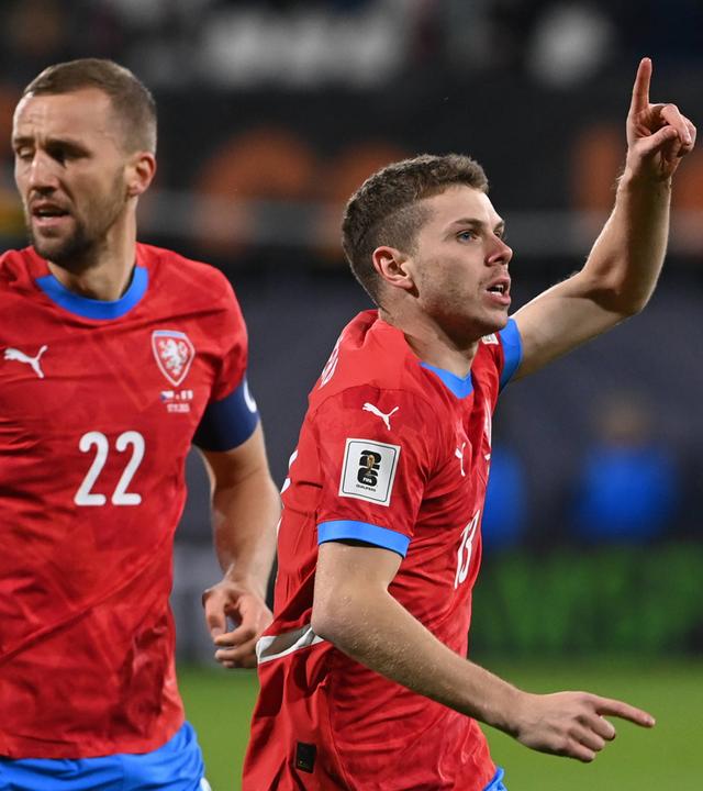 David Doudera feiert das Tor beim Spiel gegen in der WM-Qualifikation, an dem Tomas Soucek auch beteilig ist.