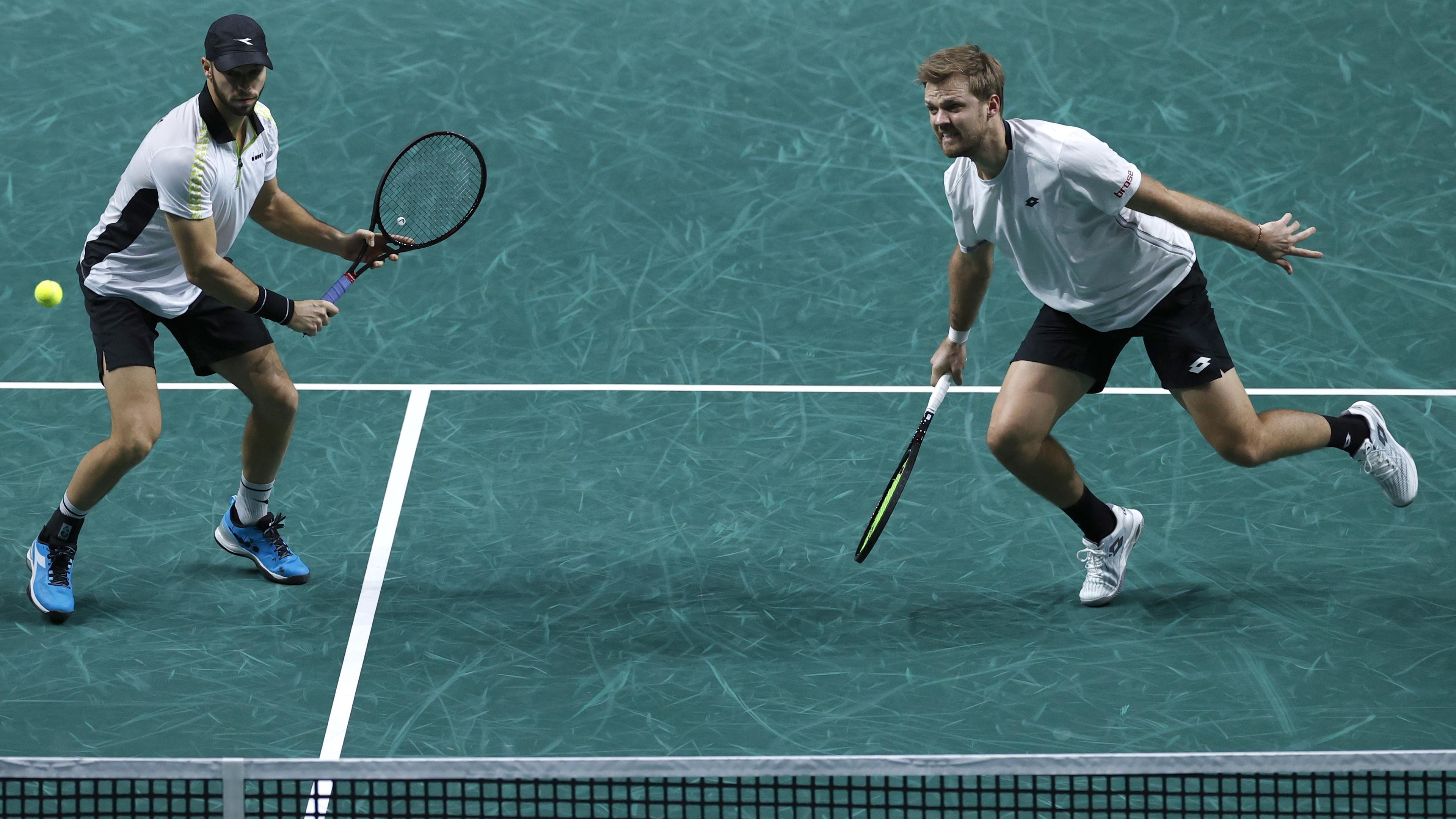 Davis-Cup-Doppel Tim Puetz (l.) und Kevin Krawietz in Aktion