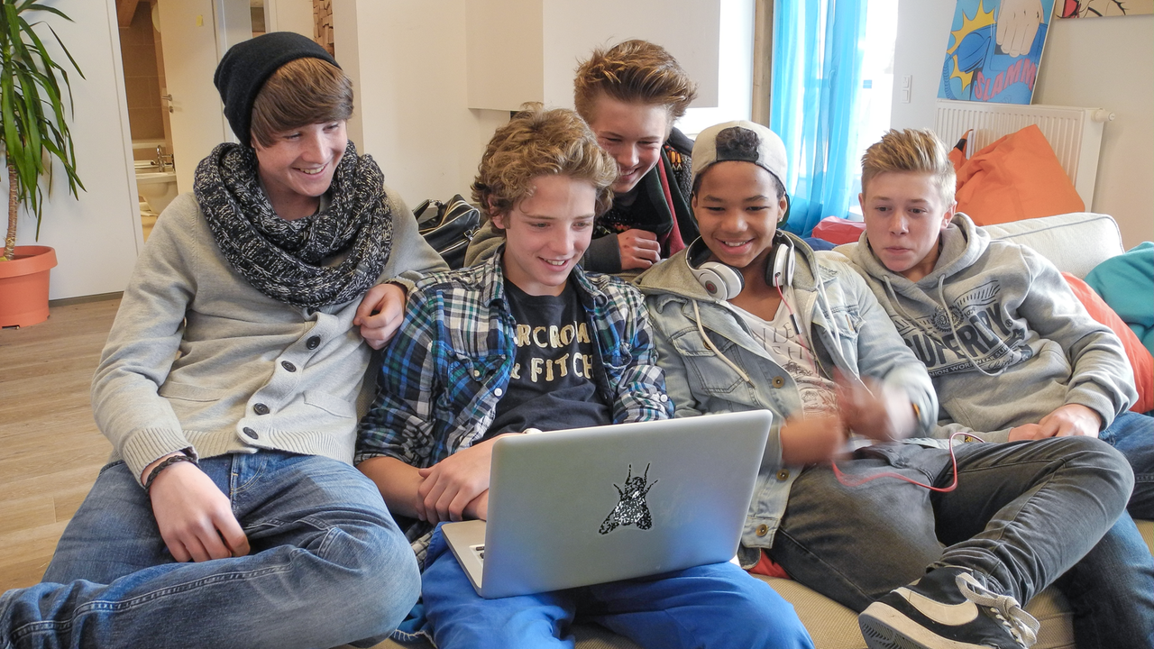 Die JungsWG im Schnee Wer kommt zur Abschiedsparty? ZDFtivi