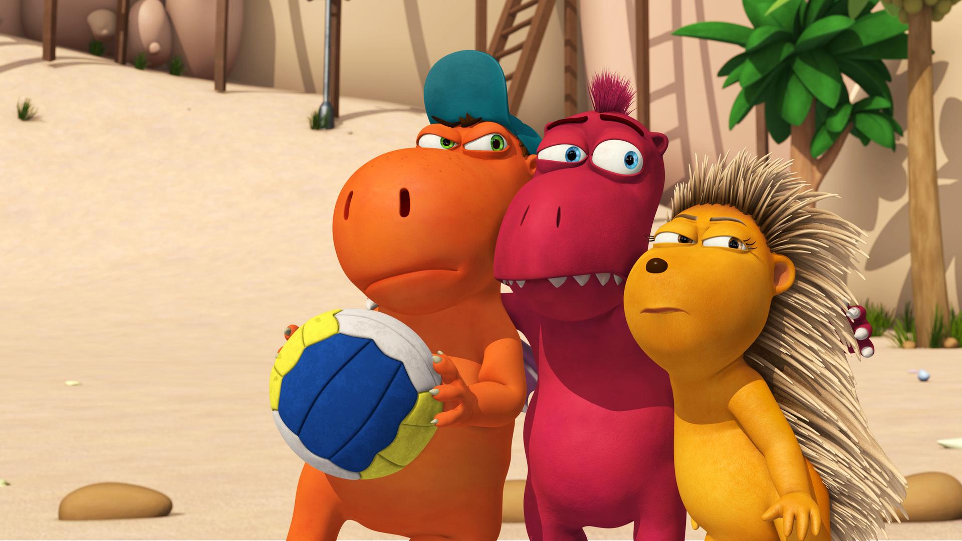 Kokosnuss hält den Ball, Oskar und Matilda drücken sich grimmig an ihn.