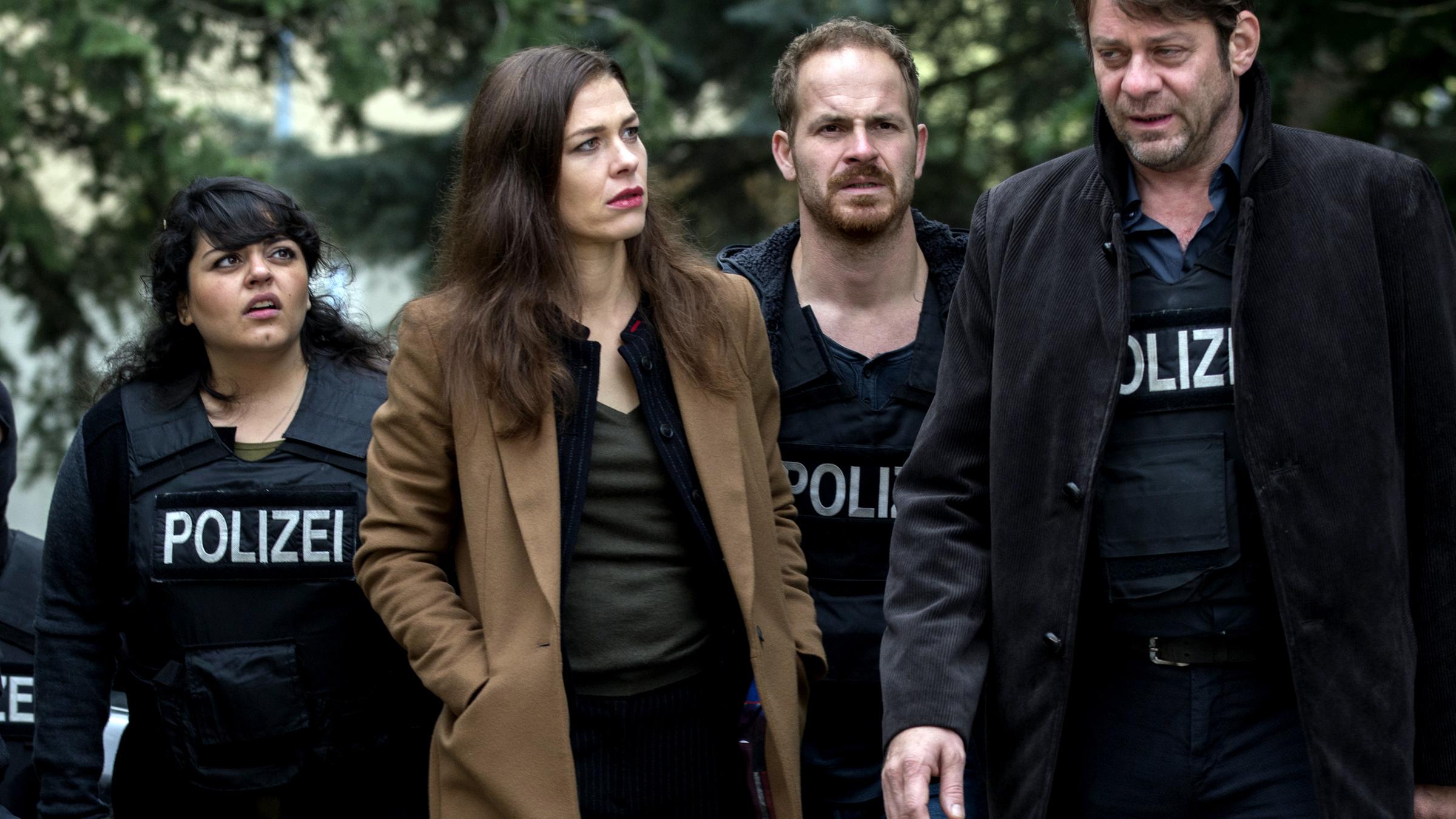 Frauke (Sara Fazilat), Susanne (Meike Droste), Eli (Marc Ben Puch) und Martin (Roeland Wiesnekker)