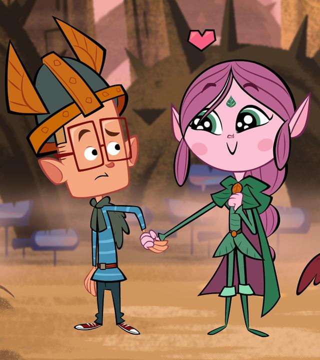 Ephi hält mit Marcus Händchen und schaut diesen verliebt an. Marcus ist verwirrt.