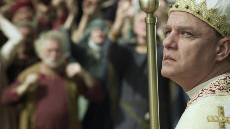 Der Papst schaut besorgt in den Himmel