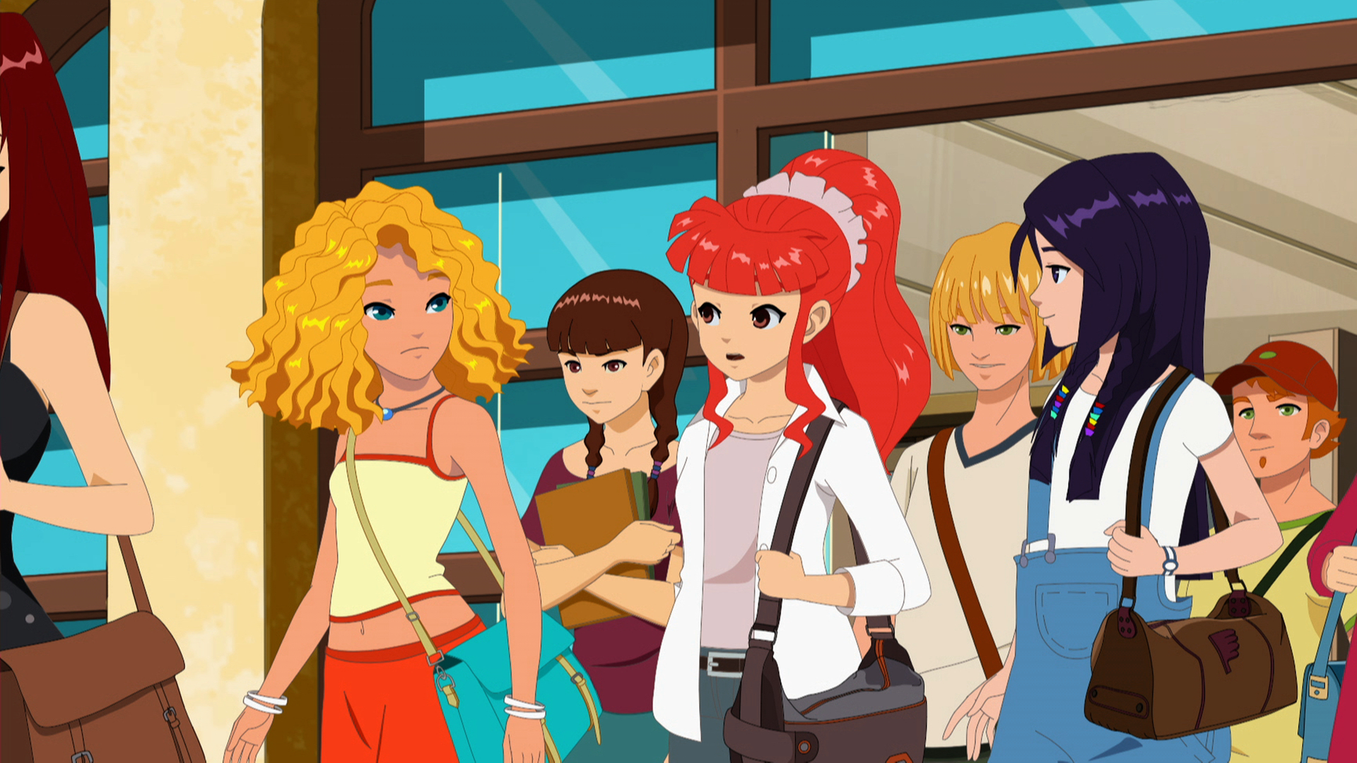 Emma, Rikki und Cleo kommen aus der Schule und haben etwas zu bereden.