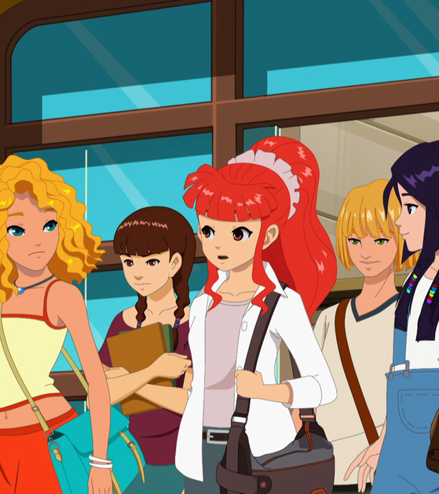 Emma, Rikki und Cleo kommen aus der Schule und haben etwas zu bereden.