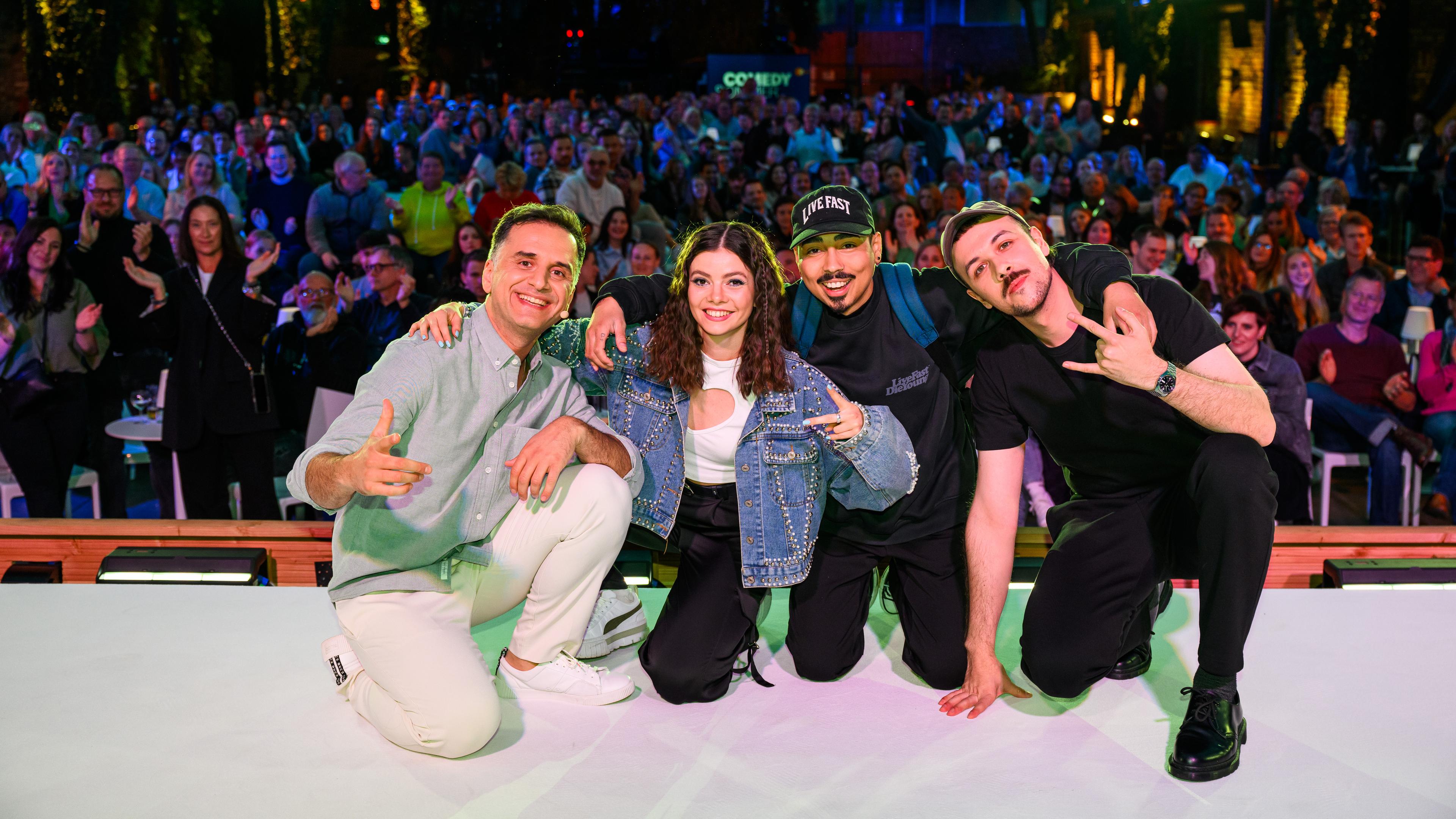 Von links der Gastgeber Özcan Cosar, Maria Clara Groppler, Tony Bauer und Fred Costea.