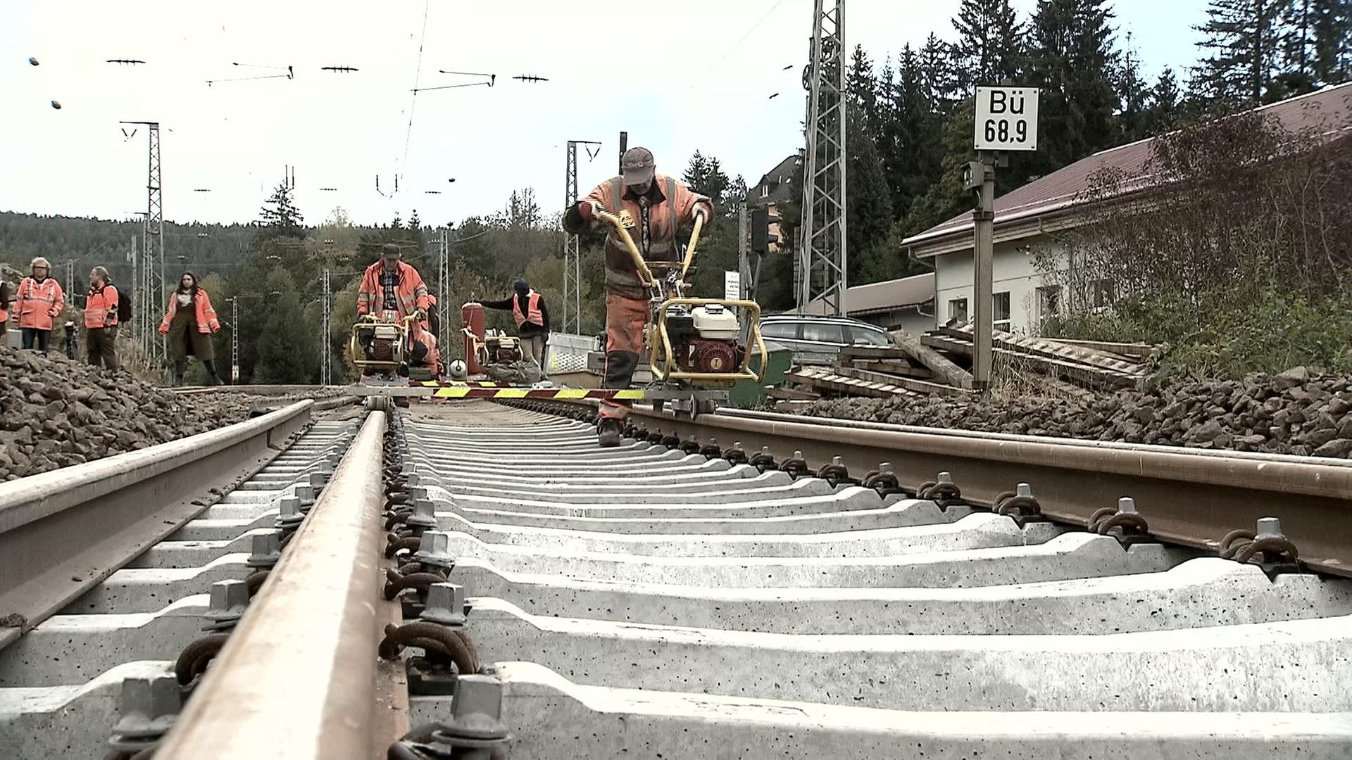 Gleisarbeiten an den Schienen