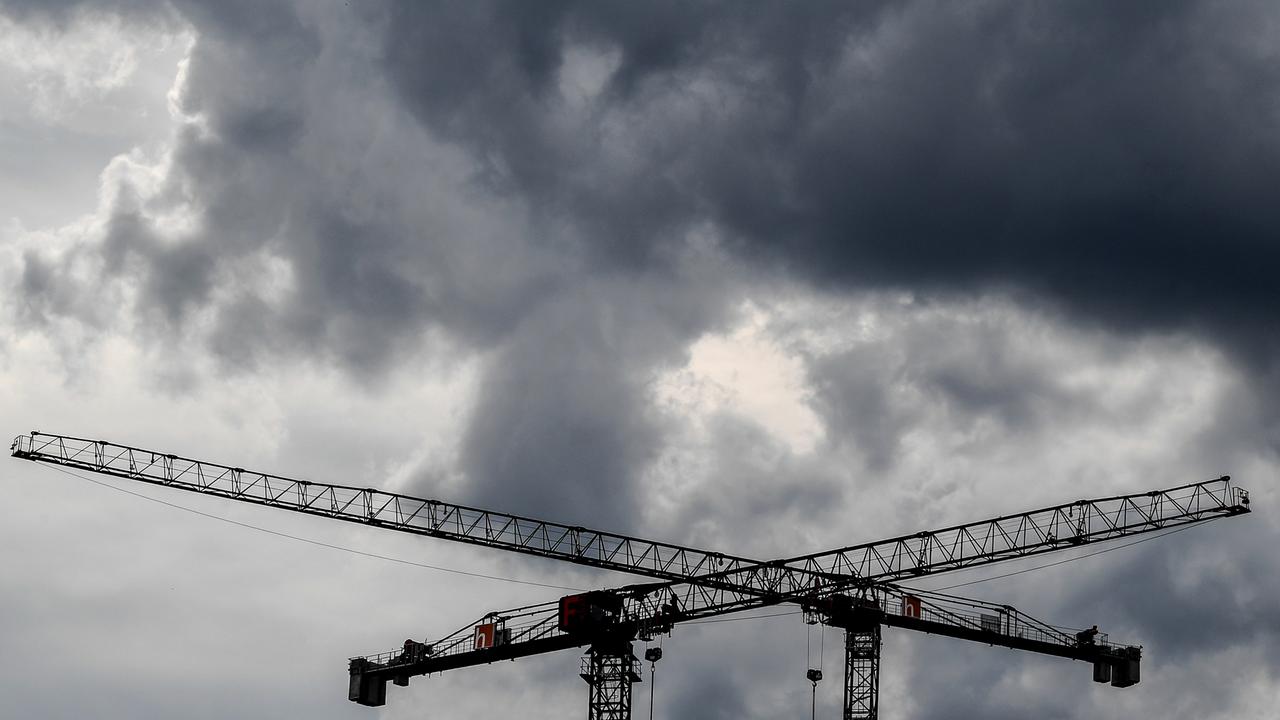 Aufschwung bleibt aus: Deutsche Wirtschaft schrumpft leicht - ZDFheute