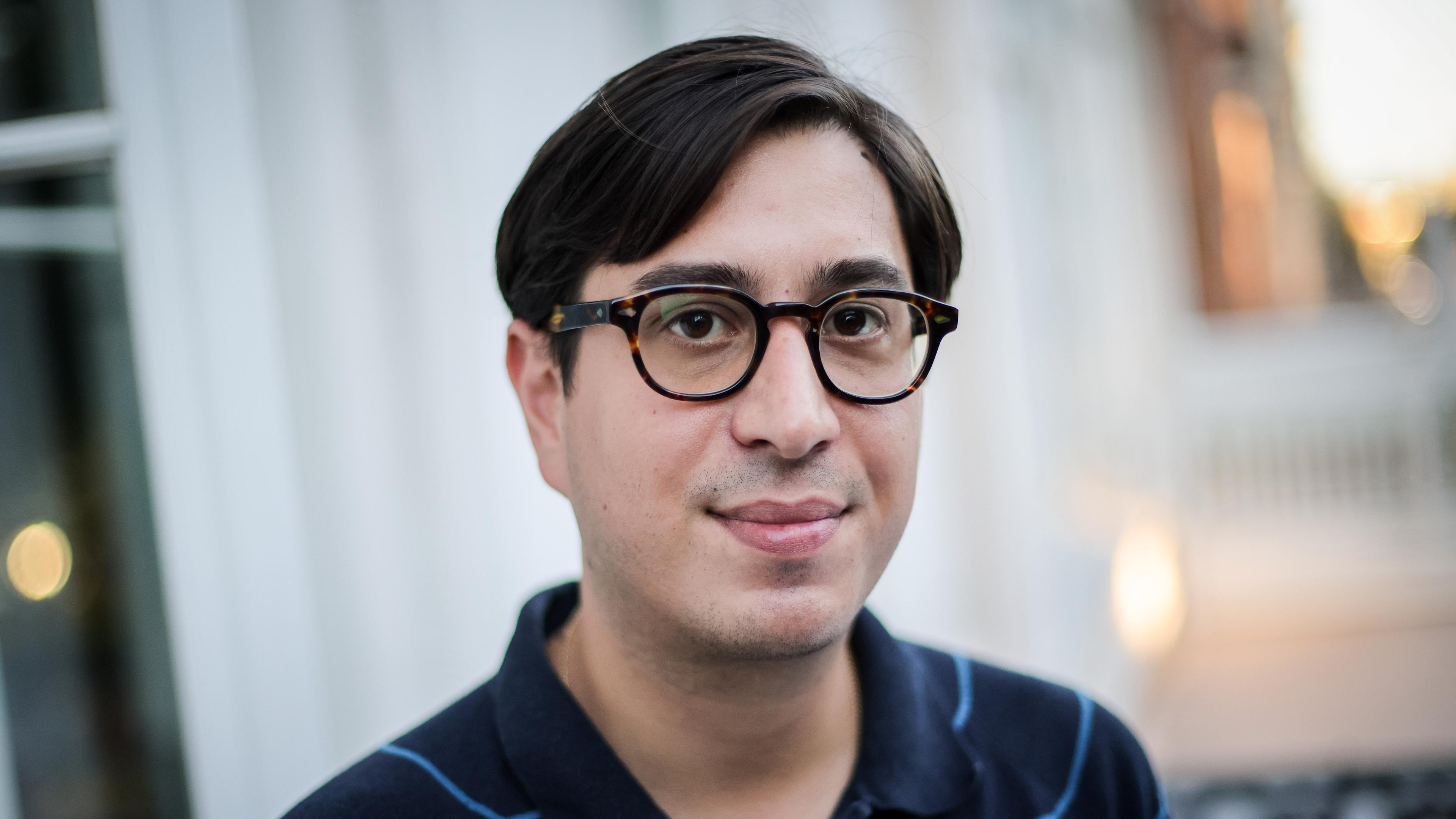 Tonio Schachinger, Autor, bei einem Fototermin am Longlist-Abend des Deutschen Buchpreises 2023, aufgenommen am 06.09.2023 in Hamburg