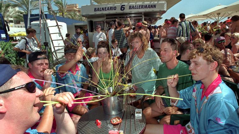 deutscher mallorca-urlauber am ballermann