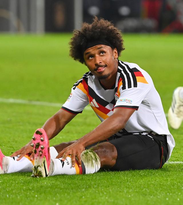 Karim Adeyemi  (Deutschland) am Boden. 