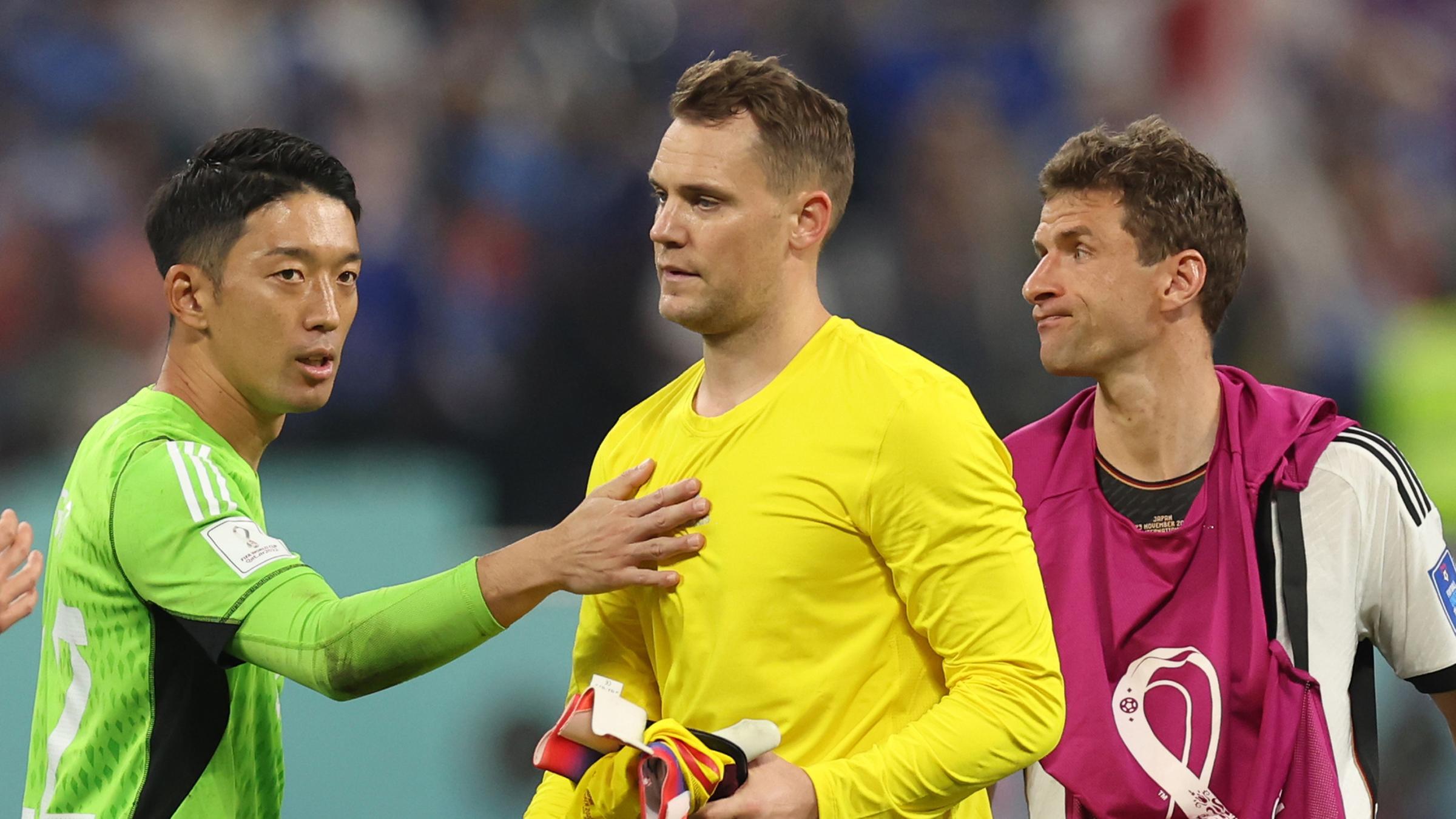 Japans Torwart Shuichi Gonda Shimizu, Deutschlands Torwart Manuel Neuer und Deutschlands Thomas Müller