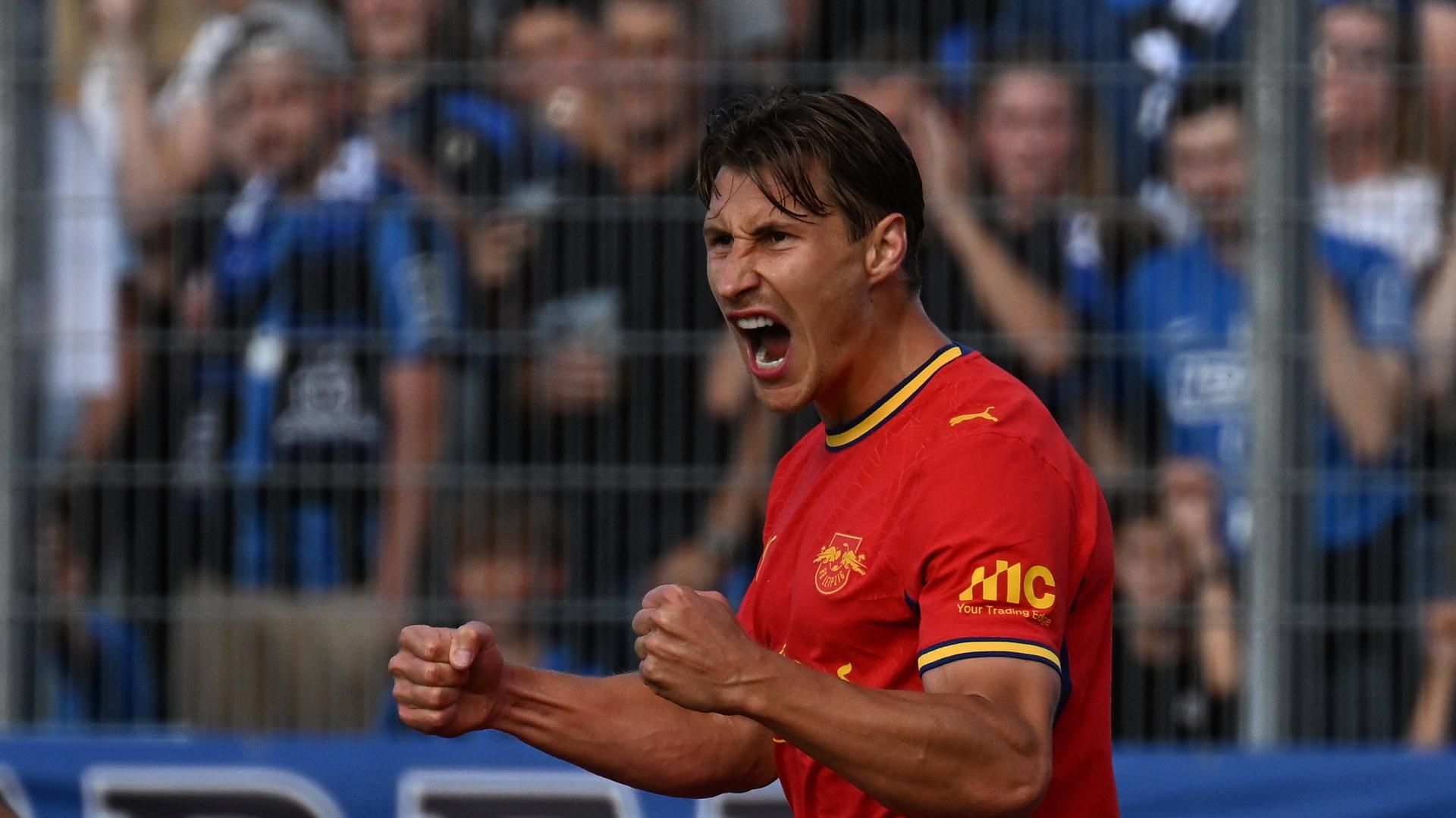 Torjubel nach dem Tor zum 0:2 durch Willi Orban (RB Leipzig) am 22.08.2026 in Trier. 