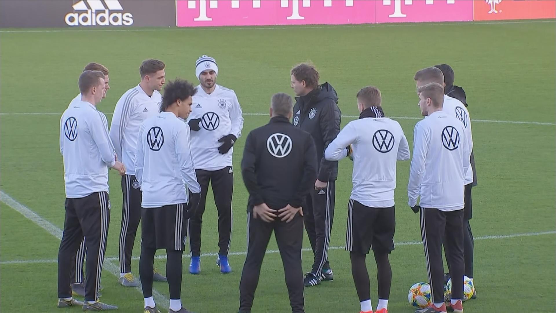 Die deutsche Nationalmannschaft beim Training in Wolfsburg