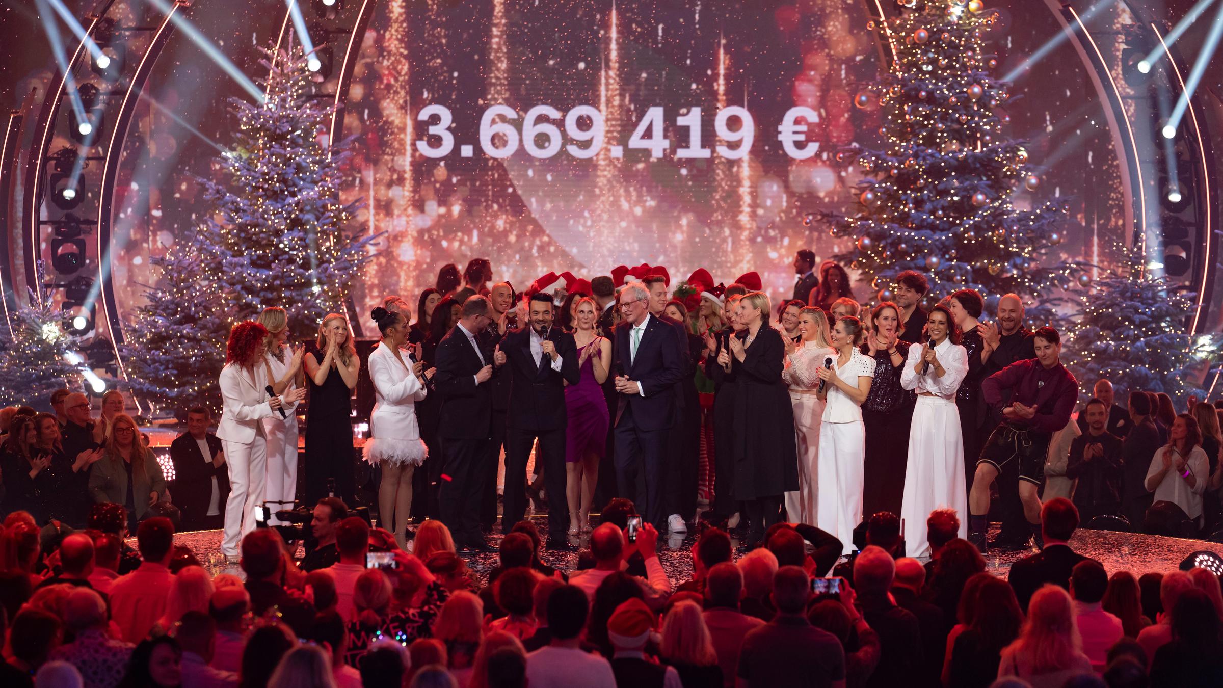 "Die große Weihnachtsshow" vom 4. Dezember 2025: Giovanni Zarrella mit seinen Gästen u.a. Andreas Frick, Giovanni Zarrella, Johannes Zurnieden, Dagmar Pruin