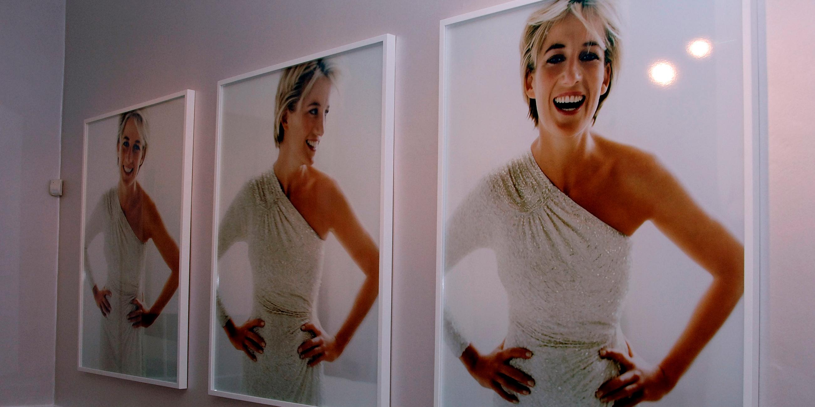 Fotografien von Diana in einer Galerie