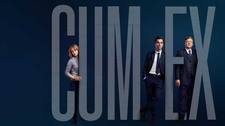 Die Affäre Cum-Ex:  v.l.: Lena Birkwald (Lisa Wagner), Sven Lebert (Nils Strunk) und Bernd Hausner (Justus von Dohnányi)