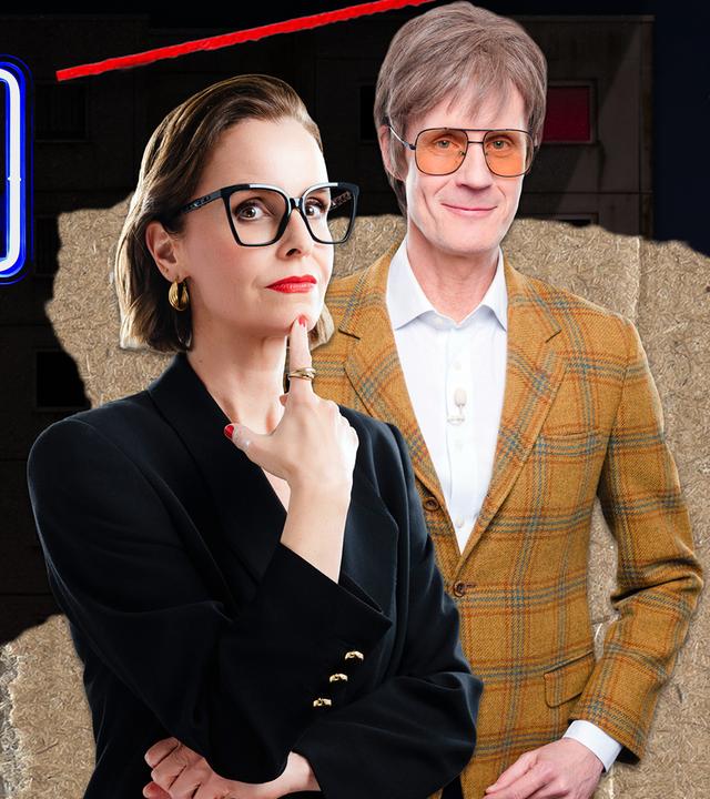 Rechts im Bild befinden sich Maike Kühl und Max Uthoff. Links im Bild ist eine Collage aus mehreren Motiven zusammengestellt: zwei stilisierte Frauenbeine, ein Kussmund und ein Neon-Schild mit der Aufschrift "OPEN". Daneben befindet sich ein blaues Zeichen: "FSK ab 16 freigegeben".