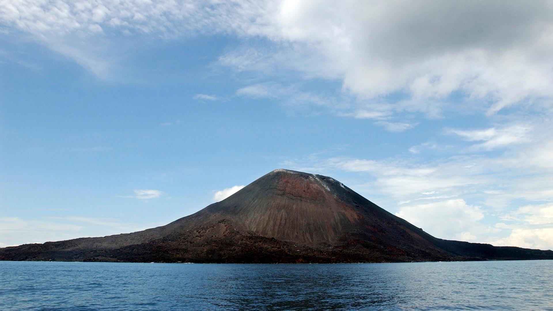 "Die Entstehung der Erde: Der Vulkan von Krakatau": Vulkan Anak Krakatau.