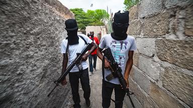 Zdfinfo - Die Gangs Von Haiti - Armut, Gewalt Und Korruption