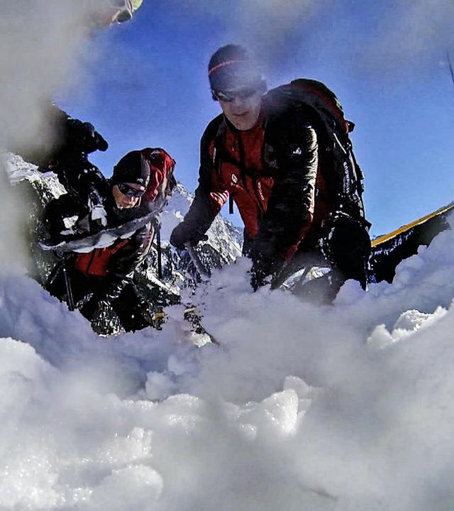 Blick aus einem Schneeloch