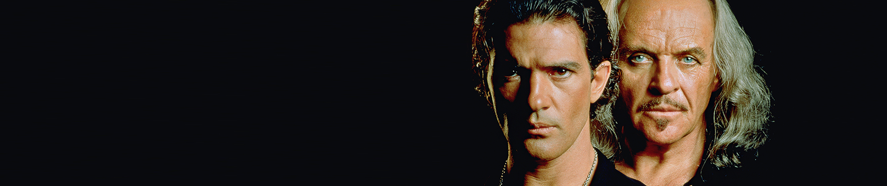 "Die Maske des Zorro": Der alte Zorro alias Don Diego De La Vega (Anthony Hopkins) und sein Nachfolger Alejandro Murrieta (Antonio Banderas) stehen dicht hintereinander