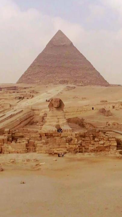 "Die Pyramiden: Sakkara - Das erste Monument": Blick auf die Pyramiden von Gizeh.