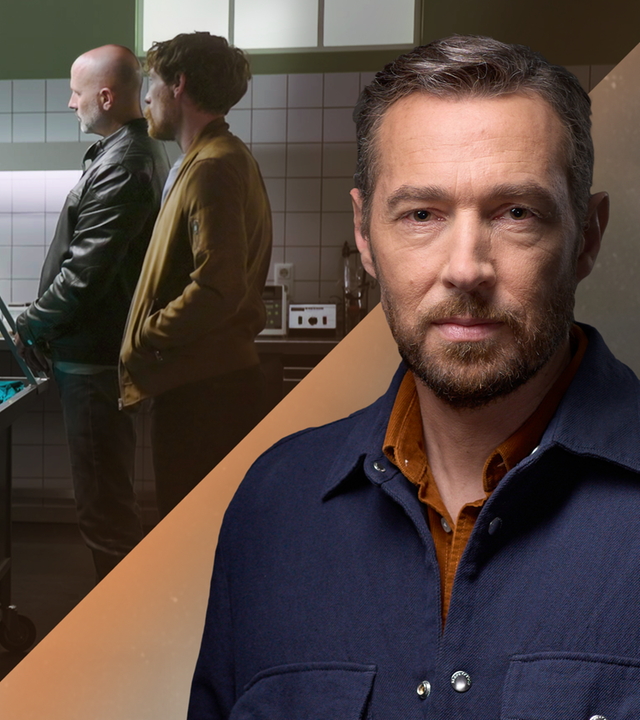 "XY gelöst mit Sven Voss - Staffel 6: Die Tote im Rollkoffer": Montage Sven Voss im Vordergrund mit einer Szene aus dem Fall im Hintergrund.