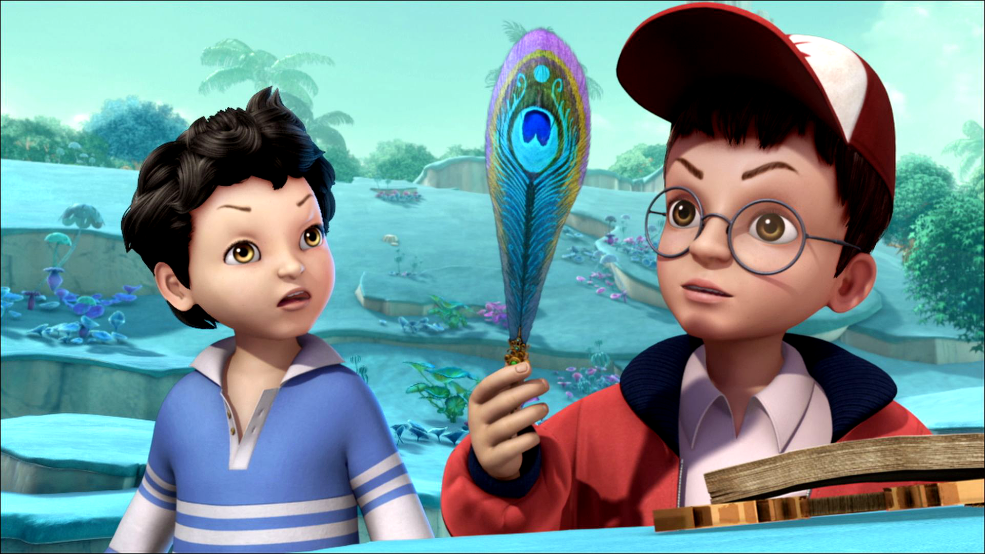 Michael hält eine blaue Feder hoch. Michael und John schauen sie an.